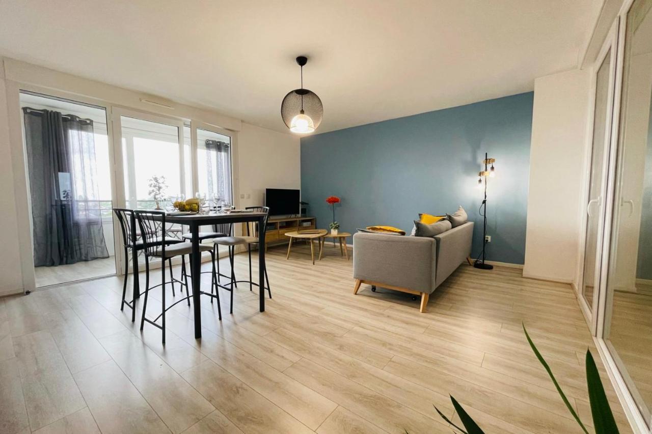 Bright Apartment In A New Building With Garage Tours Exterior foto