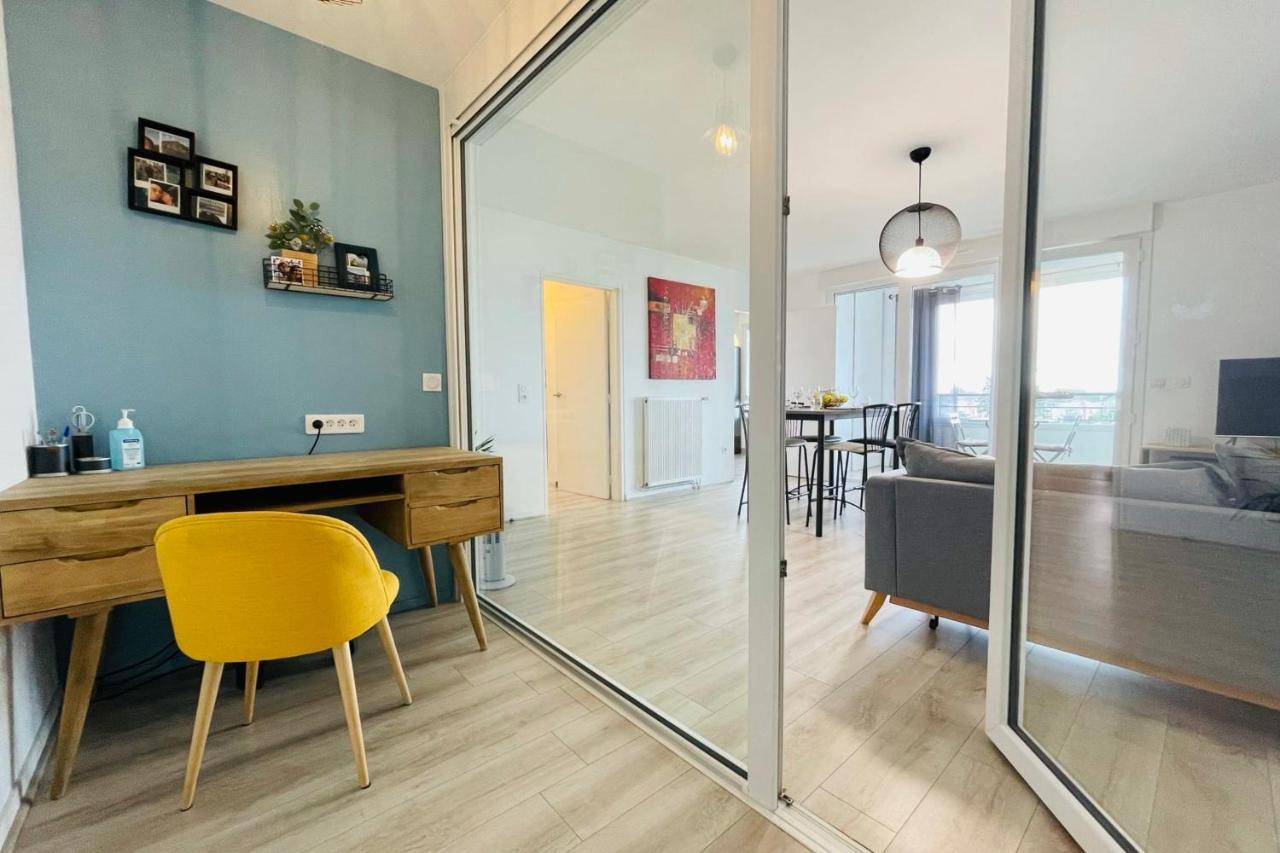 Bright Apartment In A New Building With Garage Tours Exterior foto